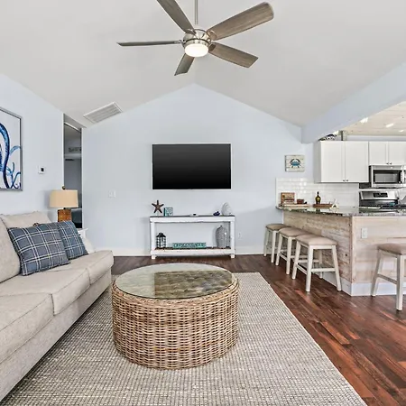 Coastal Cottage - Beachy Oasis In Oyster Bay!